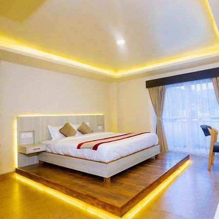 Poms Penthouse Apartment Pokhara Ngoại thất bức ảnh