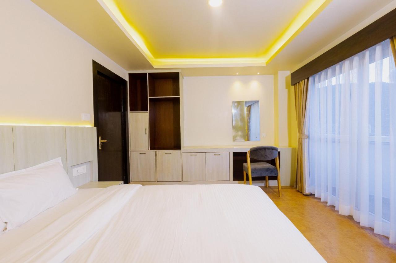 Poms Penthouse Apartment Pokhara Ngoại thất bức ảnh